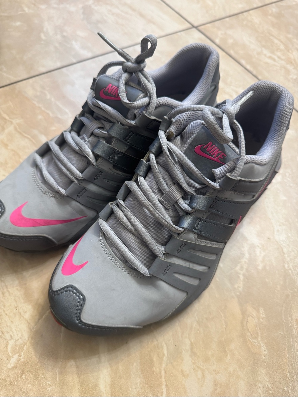Nike Women's Gray and Pink Athletic Sneakers